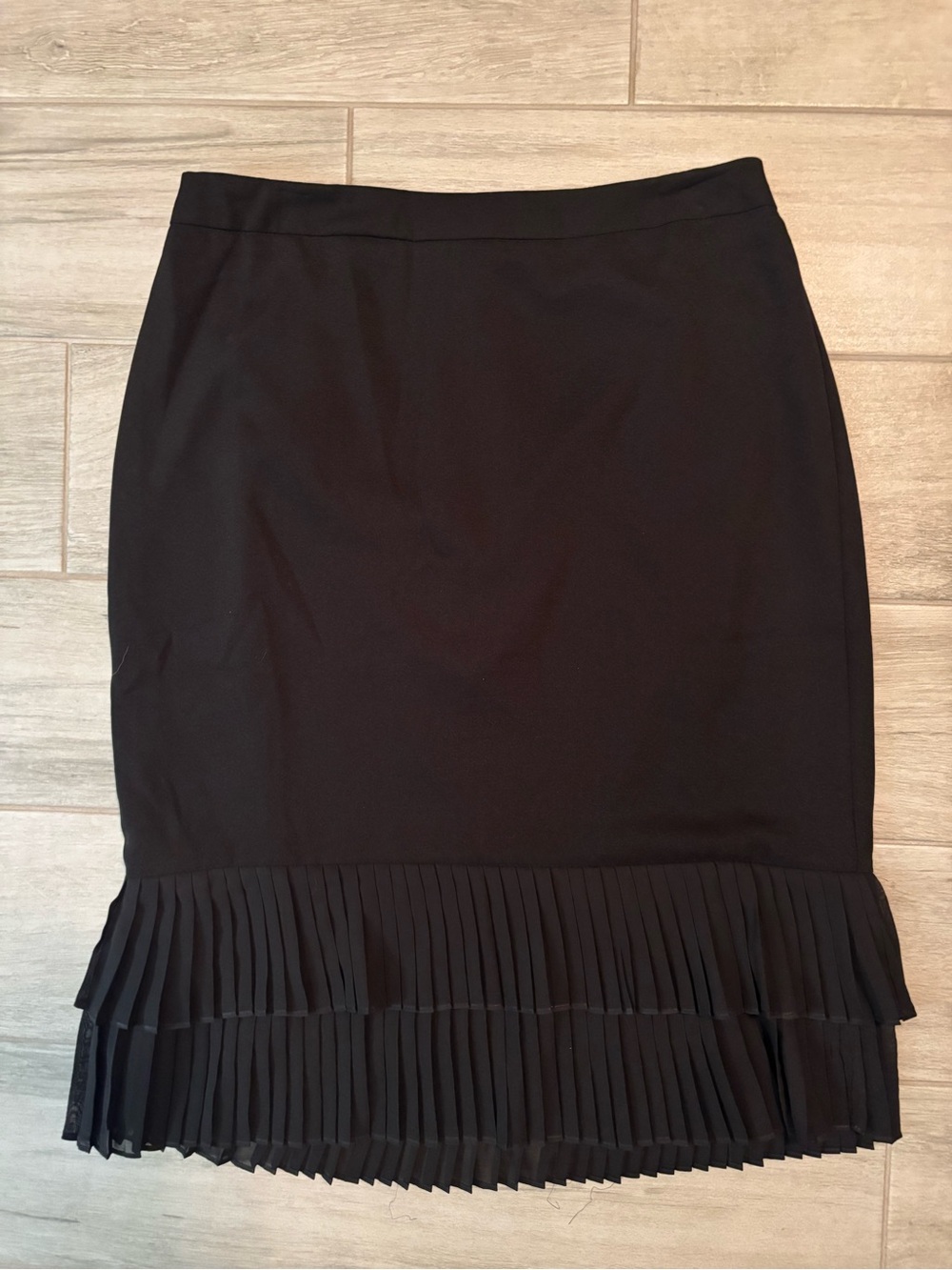Black Pleated-Hem Knee Length Pencil Skirt Medium, NWT